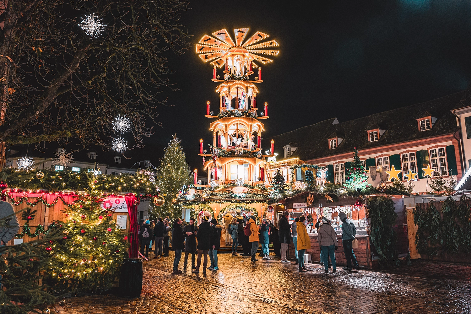 Der Basler Weihnachtsmarkt gilt als einer der schönsten Weihnachtsmärkte Europas.
