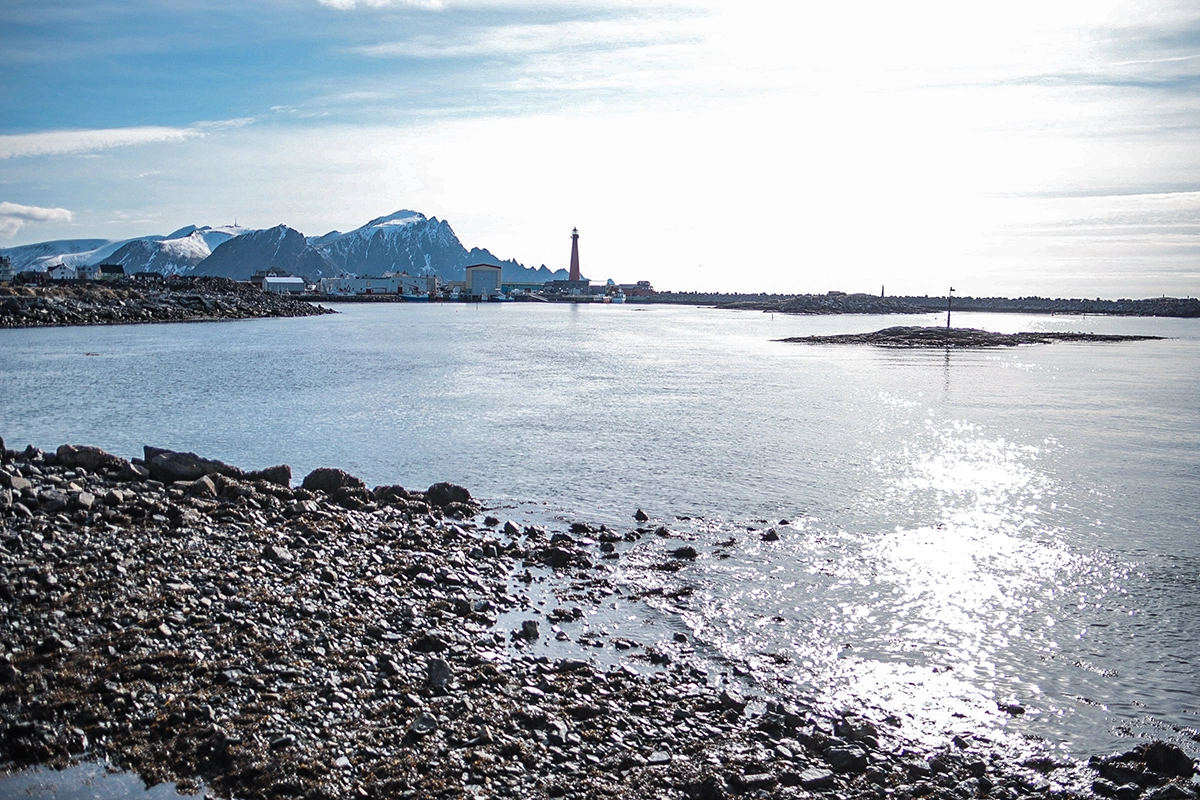 Vesterålen - Norwegen; Blick auf den Hafen von Andenes