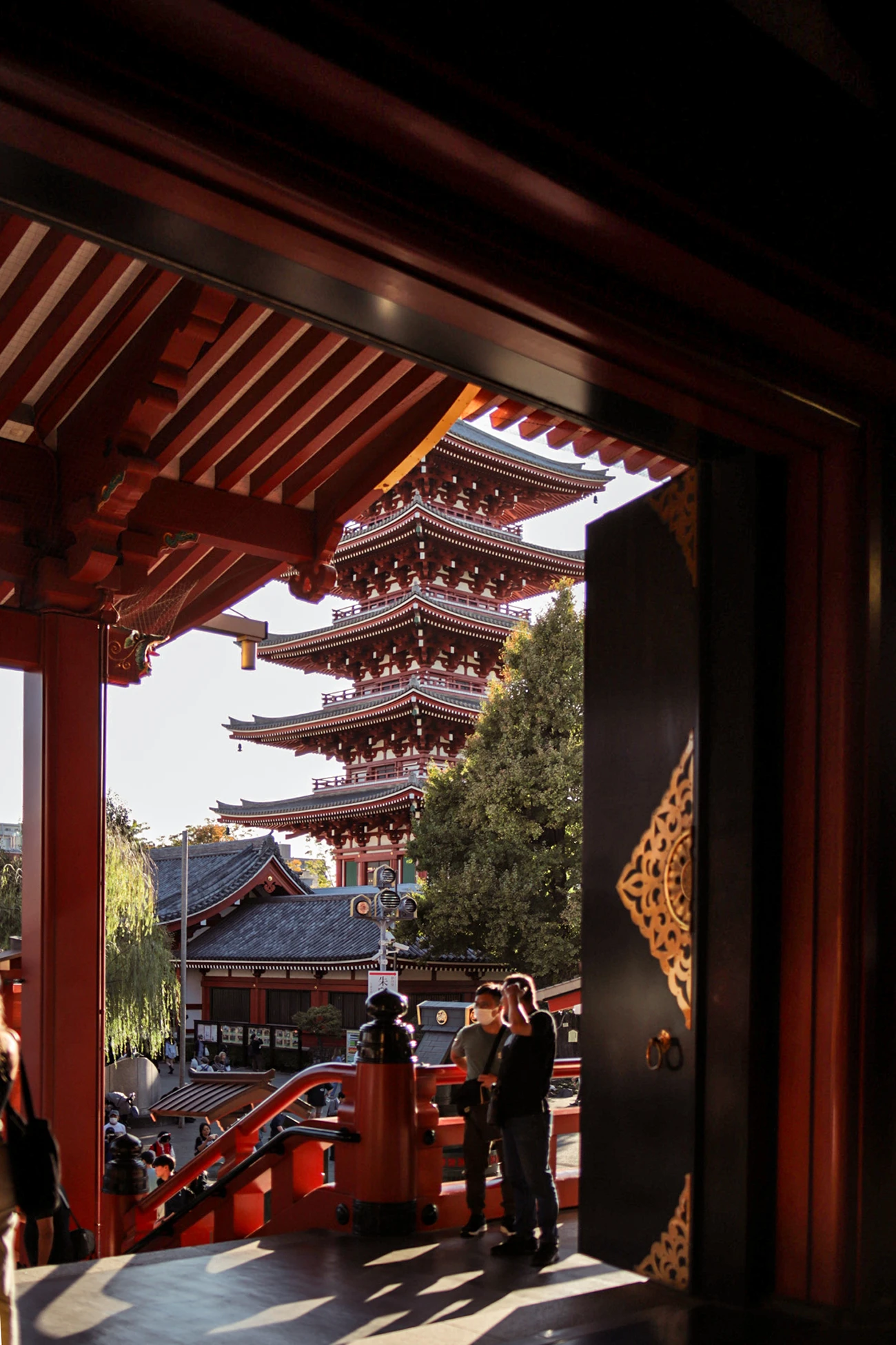 Japan - Asakusa Schrein - My Travel Island - Pagode; Der Asakusa Schrein, der Sensō-ji Tempel und die wunderschöne Pagode gehören zu den Top Sehenswürdigkeiten von Tokio.